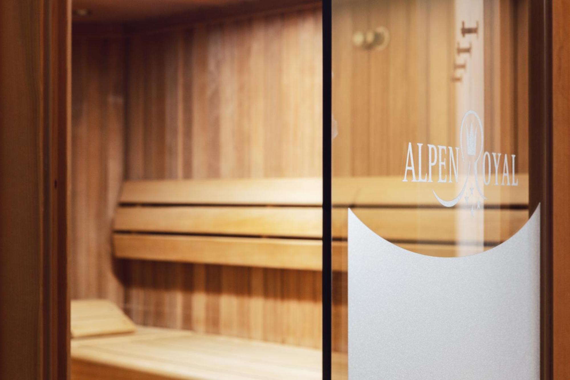 Hotel Alpen-Royal Jerzens Extérieur photo