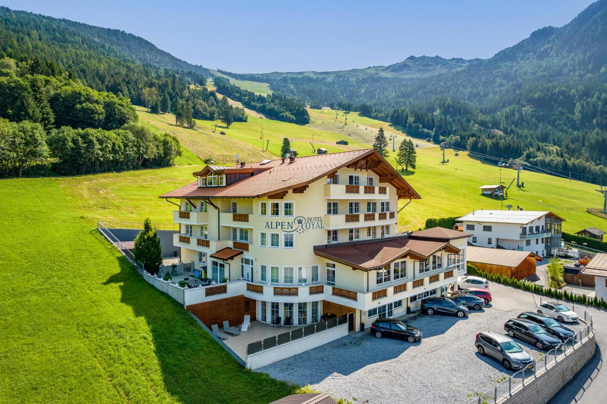 Hotel Alpen-Royal Jerzens Extérieur photo