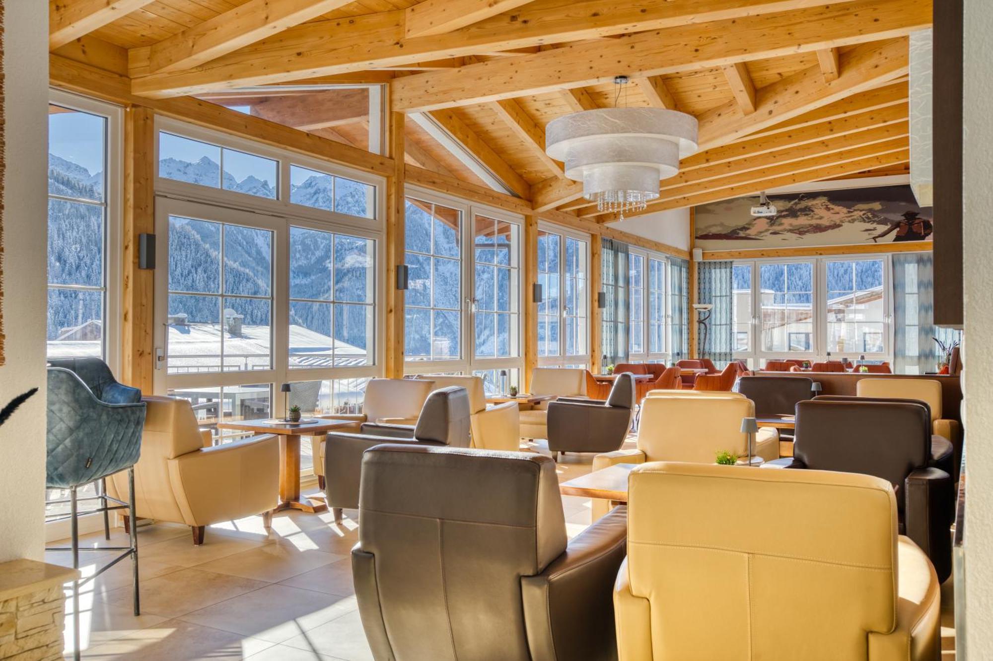 Hotel Alpen-Royal Jerzens Extérieur photo