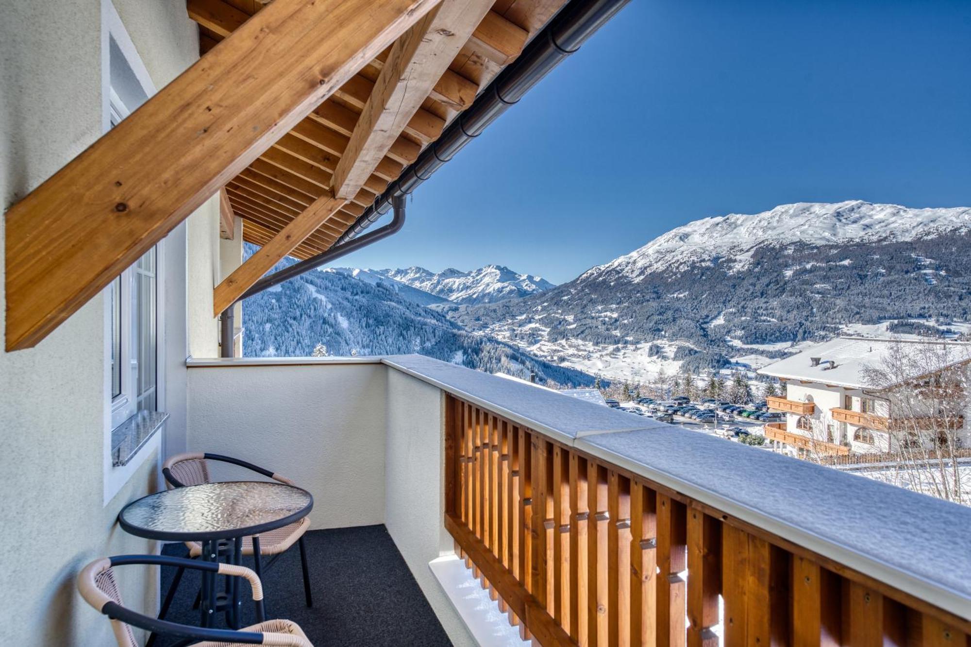 Hotel Alpen-Royal Jerzens Extérieur photo